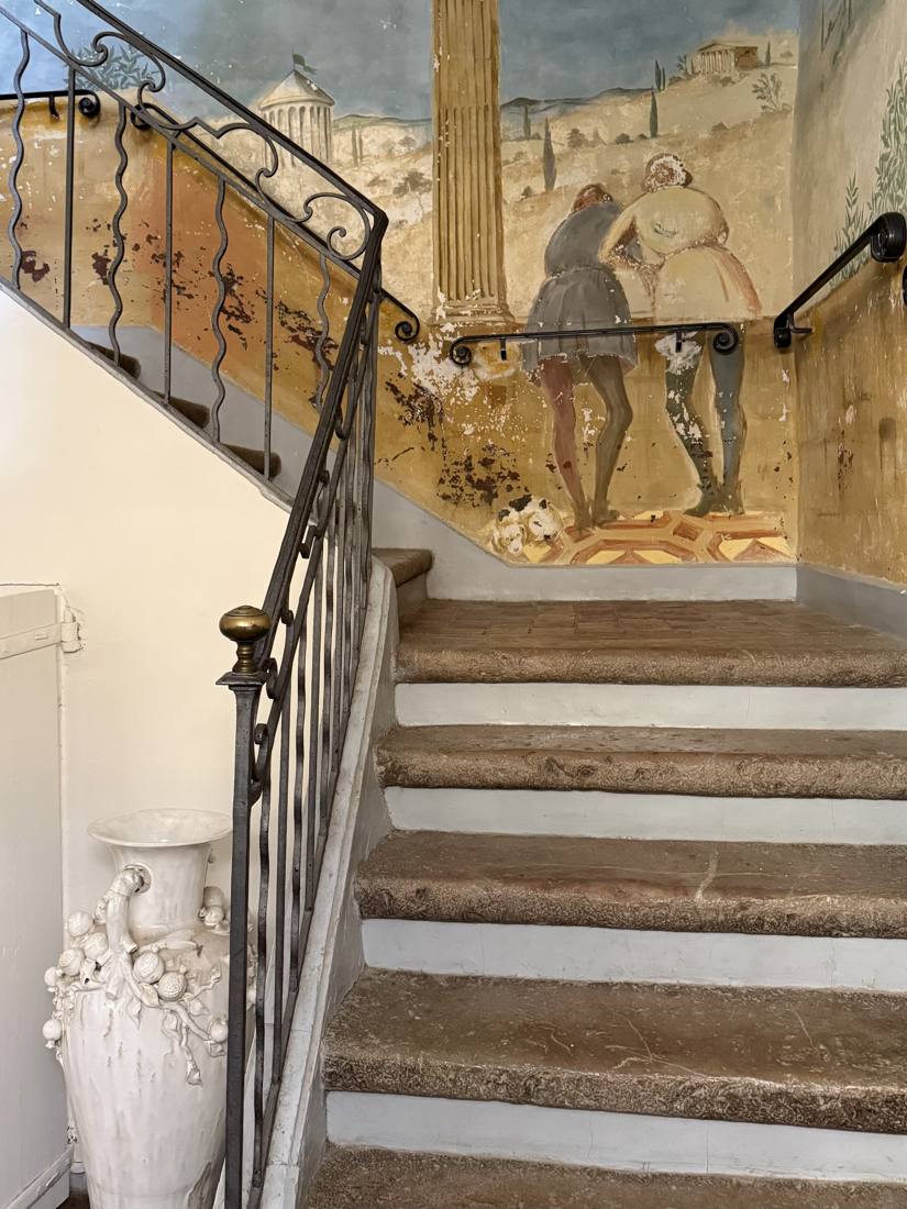 L'escalier d'honneur et sa fresque peinte